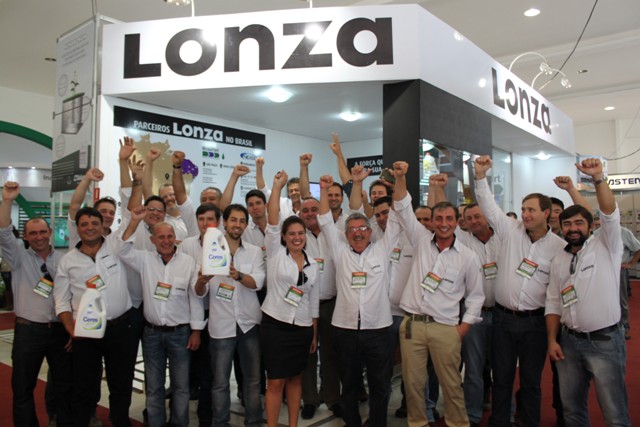 Equipe da Lonza durante a Hortitec 2015 - Fotos Luize Hess
