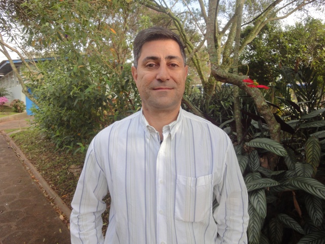 Ricardo Antonio Ayub, doutor e professor de Fruticultura da Universidade Estadual de Ponta Grossa - Crédito Arquivo pessoal