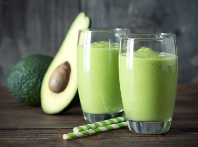 No Brasil, o abacate é muito consumido na forma de sobremesa, misturado com açúcar e leite - Crédito Shutterstock