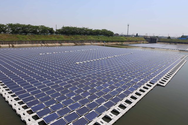 Flutuadores solares prontos para produzir energia - Crédito Sunlution